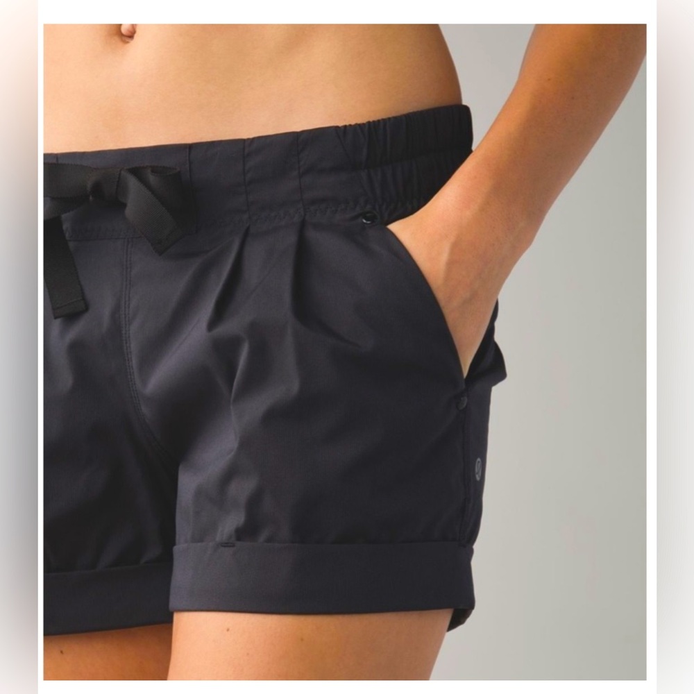 Lululemon Spring Break shorts, size 6, Black

EUC, worn 2x.